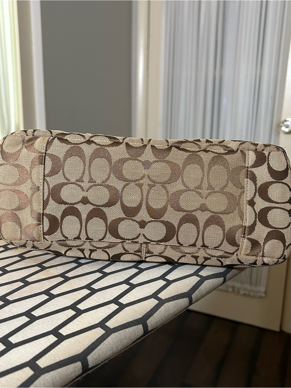 Coach Signature Gallery East West Tote Canvas - Picture 5 of 8